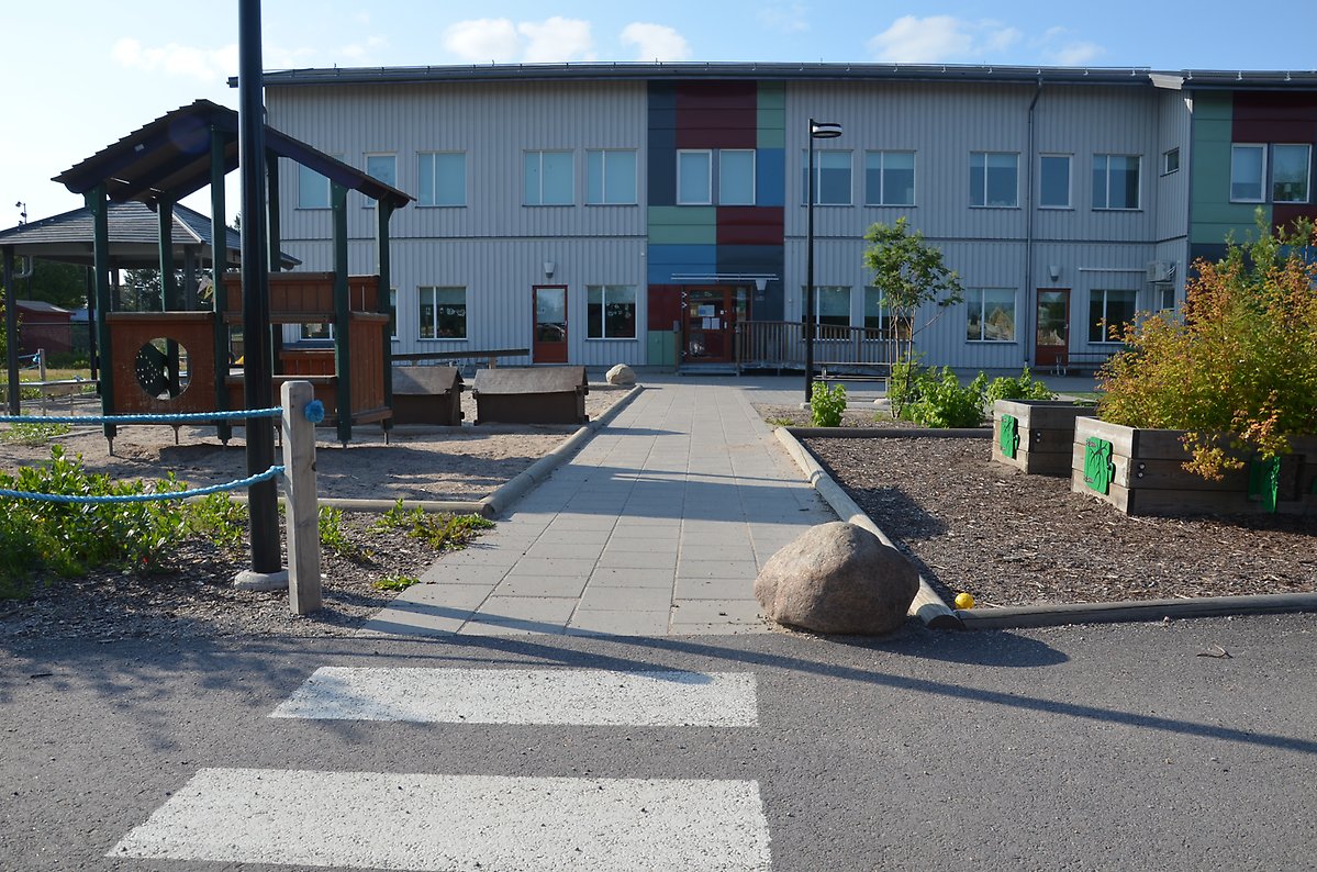 Utomhusmiljö Snömannens förskola, en del av förskolans gård